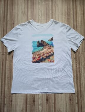 Goodfellow & Co White Short‑Sleeve Tee with Beach Graphic